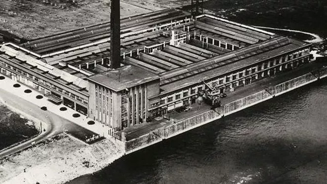1945